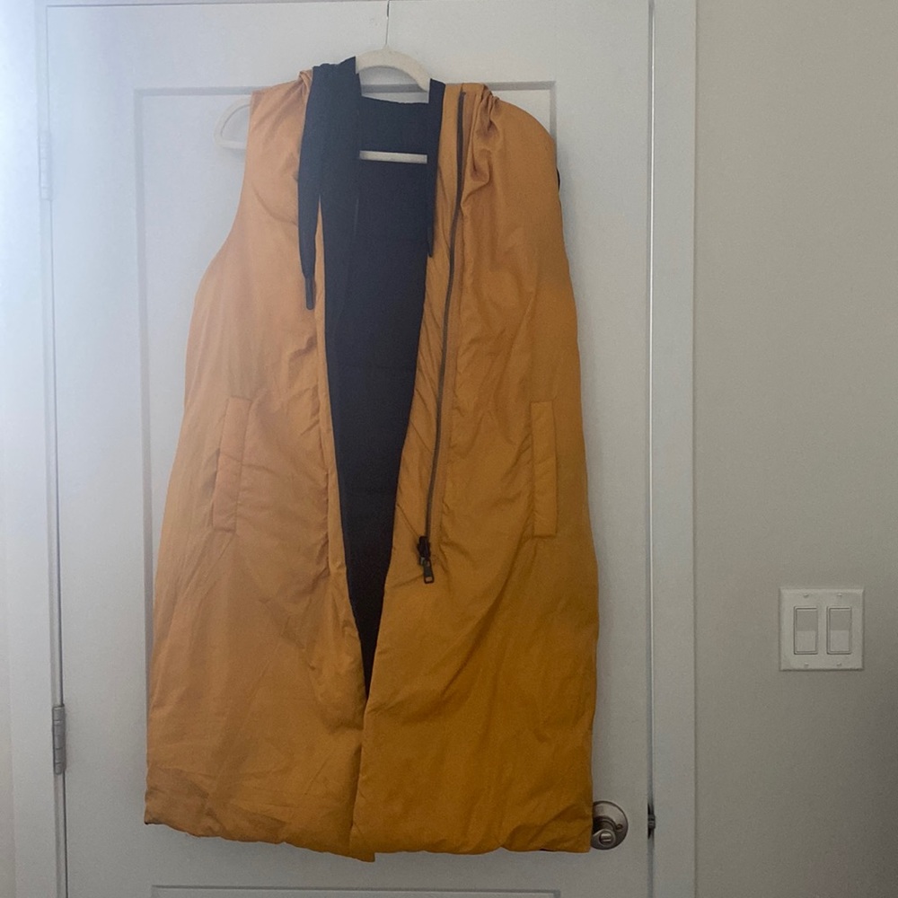 Zara Hooded reversible black/yellow puffy sleeveless coat
